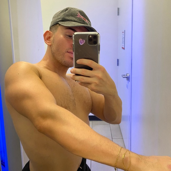 Meet your Posher, Brian - Picture 1 of 4